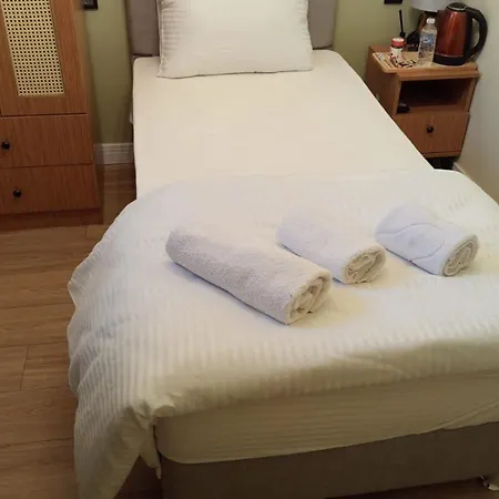 Bed & Breakfast Zelle Airport Boutique *