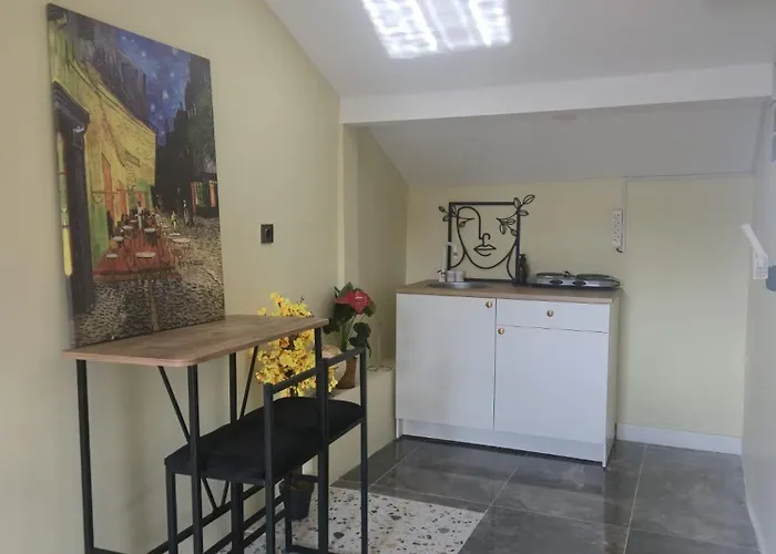 Zelle Airport Oda ve Kahvaltı